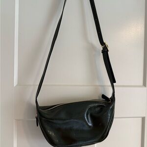 Madewell The Sling Leather Shoulder Bag in Patent Dark Green